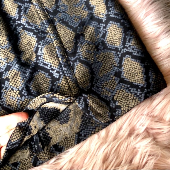 NWT Express Snake Skin High Rise Mini Skirt - Picture 5 of 6